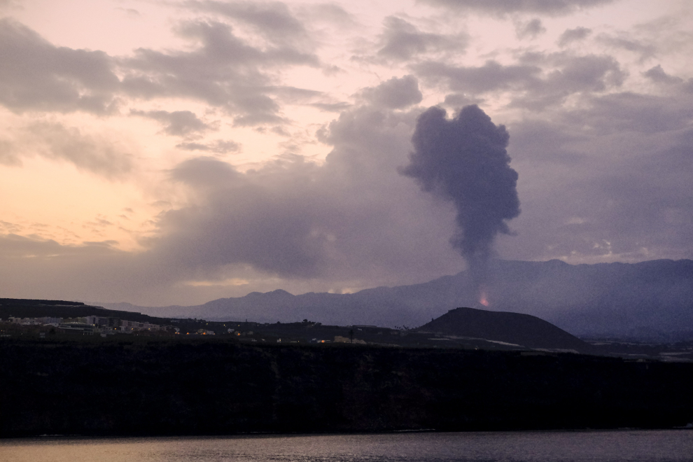 La lava de la erupción volcánica de La Palma podría llegar en las próximas horas al mar