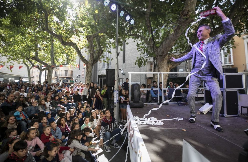 A pocos días de que comiencen las ‘no fiestas’ del Pilar 2021, nos ponemos nostálgicos y tiramos de archivo para recordar algunos de los mejores momentos que nos dejaron los Pilares del 2019, los últimos que vivimos antes de que el covid irrumpiera en nuestras vidas, llenos de conciertos, ferias, música... y mucha gente y alegría en las calles.