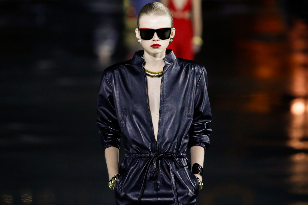 El desfile de Saint Laurent, a los pies de la Torre Eiffel.