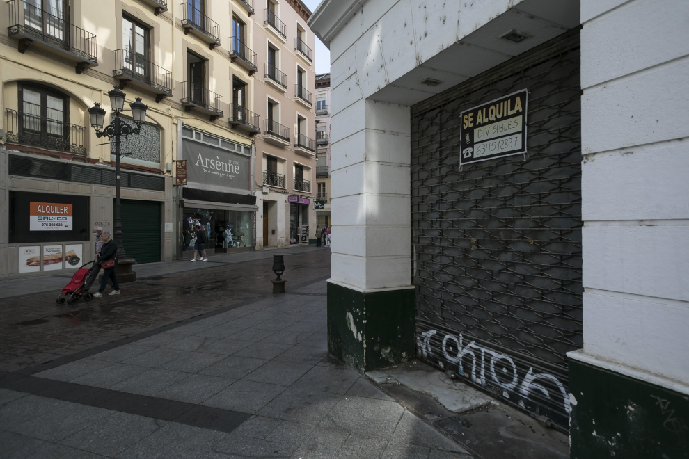 Una veintena de locales no tienen actividad en la calle Alfonso.