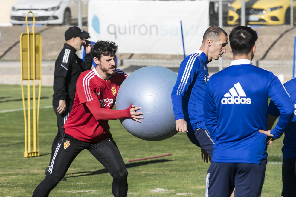 Entrenamiento del Real Zaragoza en la Ciudad Deportiva para preparar el derbi contra la SD Huesca