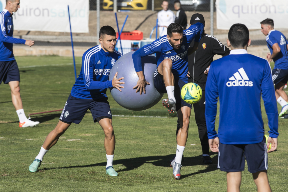 Entrenamiento del Real Zaragoza en la Ciudad Deportiva para preparar el derbi contra la SD Huesca