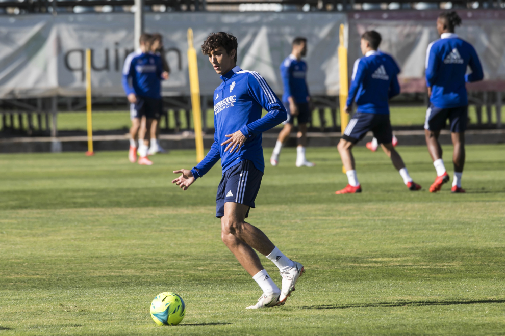 Entrenamiento del Real Zaragoza en la Ciudad Deportiva para preparar el derbi contra la SD Huesca