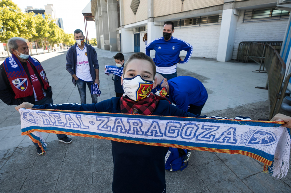 Aficionados del Real Zaragoza y la SD Huesca, listos para el derbi
