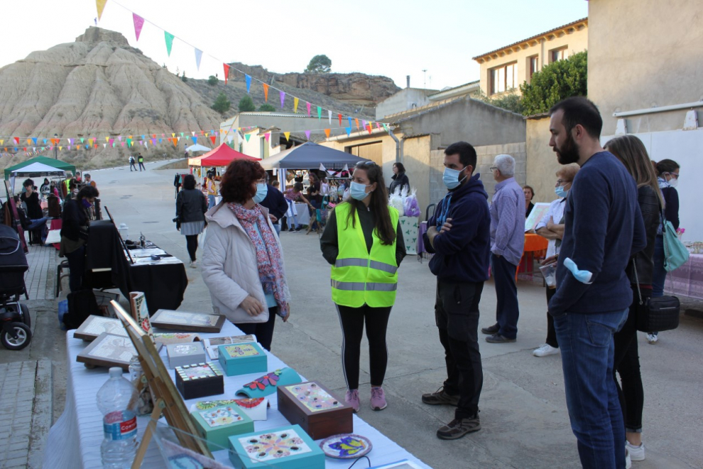 El festival celebrado en Castelflorite reunió a medio centenar de mujeres artistas rurales de todo Aragón y cosechó un gran éxito de público.