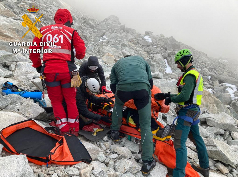 Imágenes del rescate del montañero ruso a 3.125 metros.