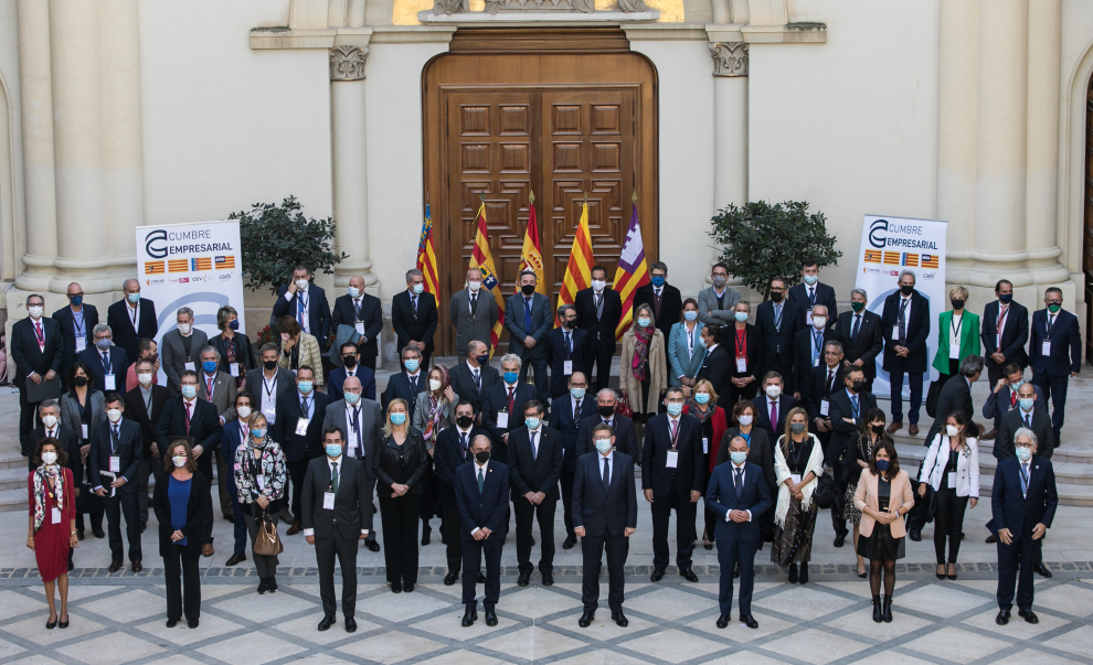 Foto de familia de la cumbre empresarial de antiguos territorios de la Corona de Aragón