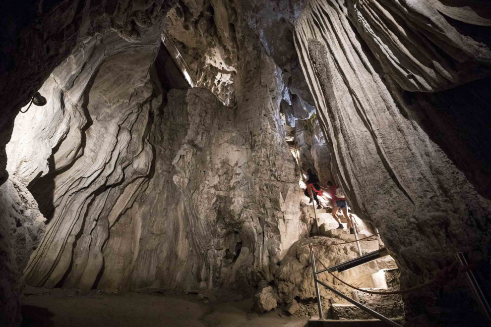 La cueva de las Güixas en Villanúa