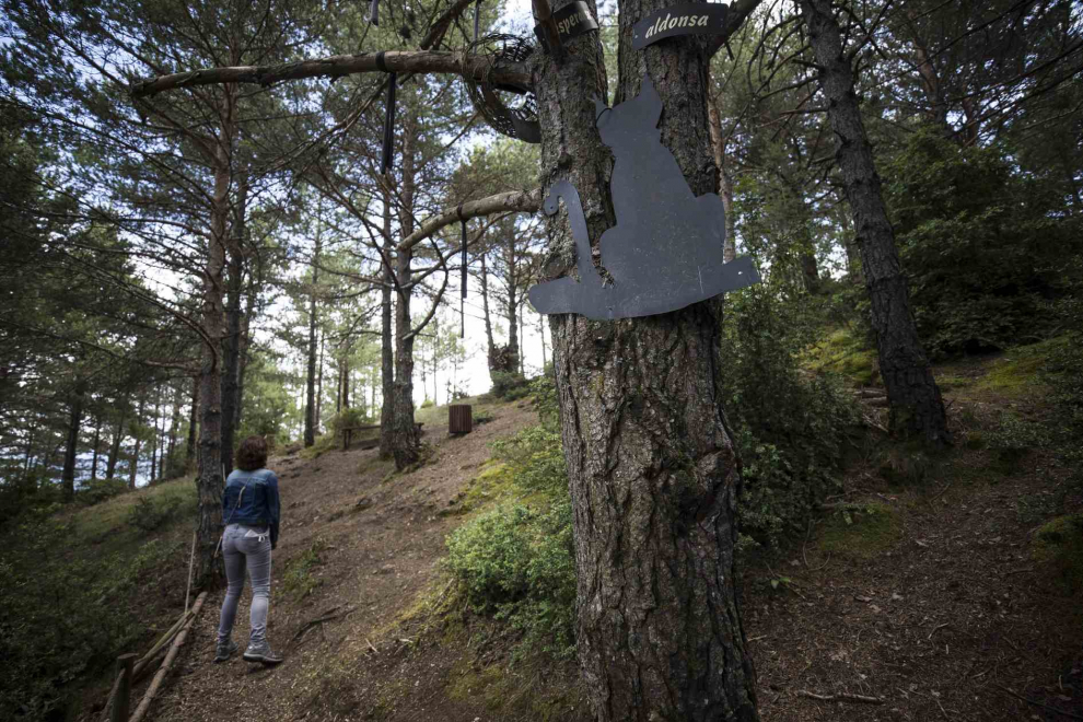 Parque de las Brujas a las afueras del pueblo de Laspaúles