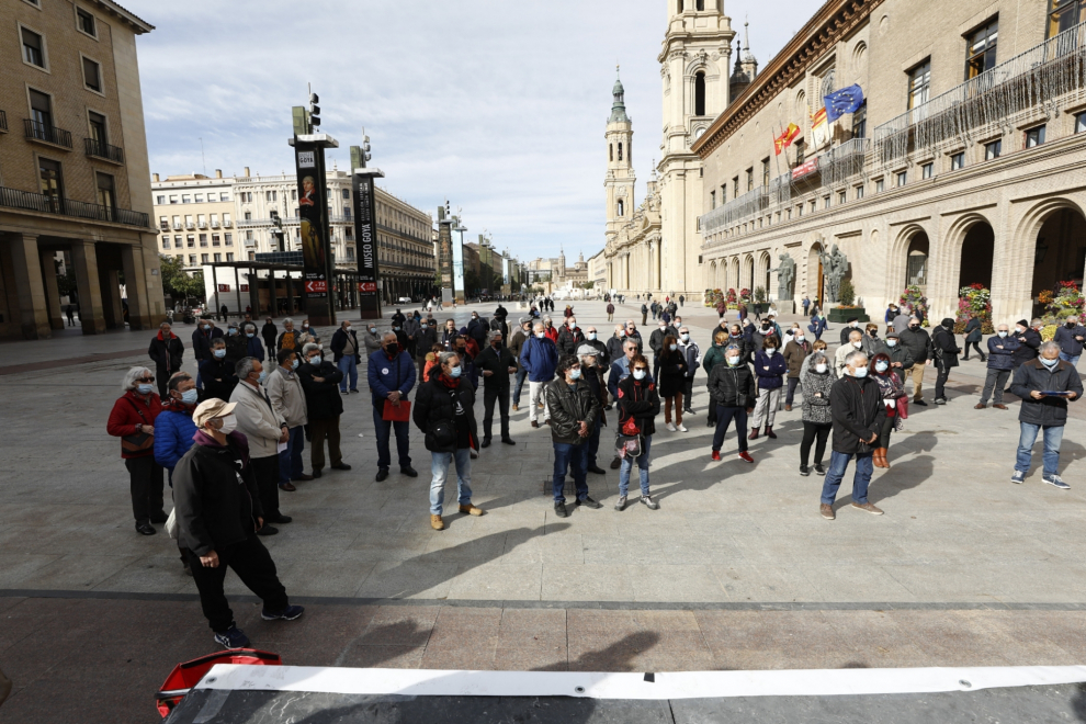 Protesta de los pensionistas en la plaza del Pilar de Zaragoza.