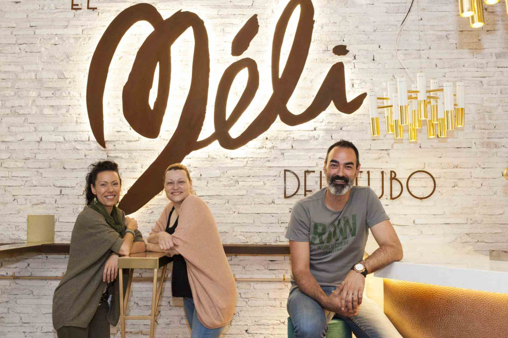 Bar Méli Mélo del Tubo de Zaragoza. Raquel Marcén, Ángel Díez y Silvia Marcén