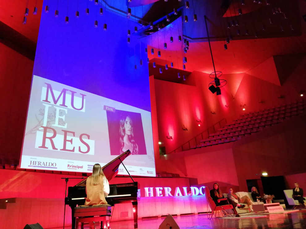 Foto de la gala 'Mujeres' de HERALDO DE ARAGON, que celebra en la sala Mozart su tercera edición