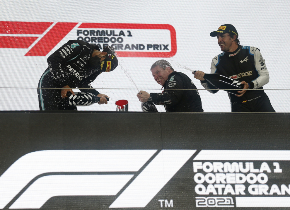Fotos de Fernando Alonso en un podio de nuevo, en el Gran Premio de Qatar Fotos de Fernando Alonso en un podio de nuevo, en el Gran Premio de Qatar