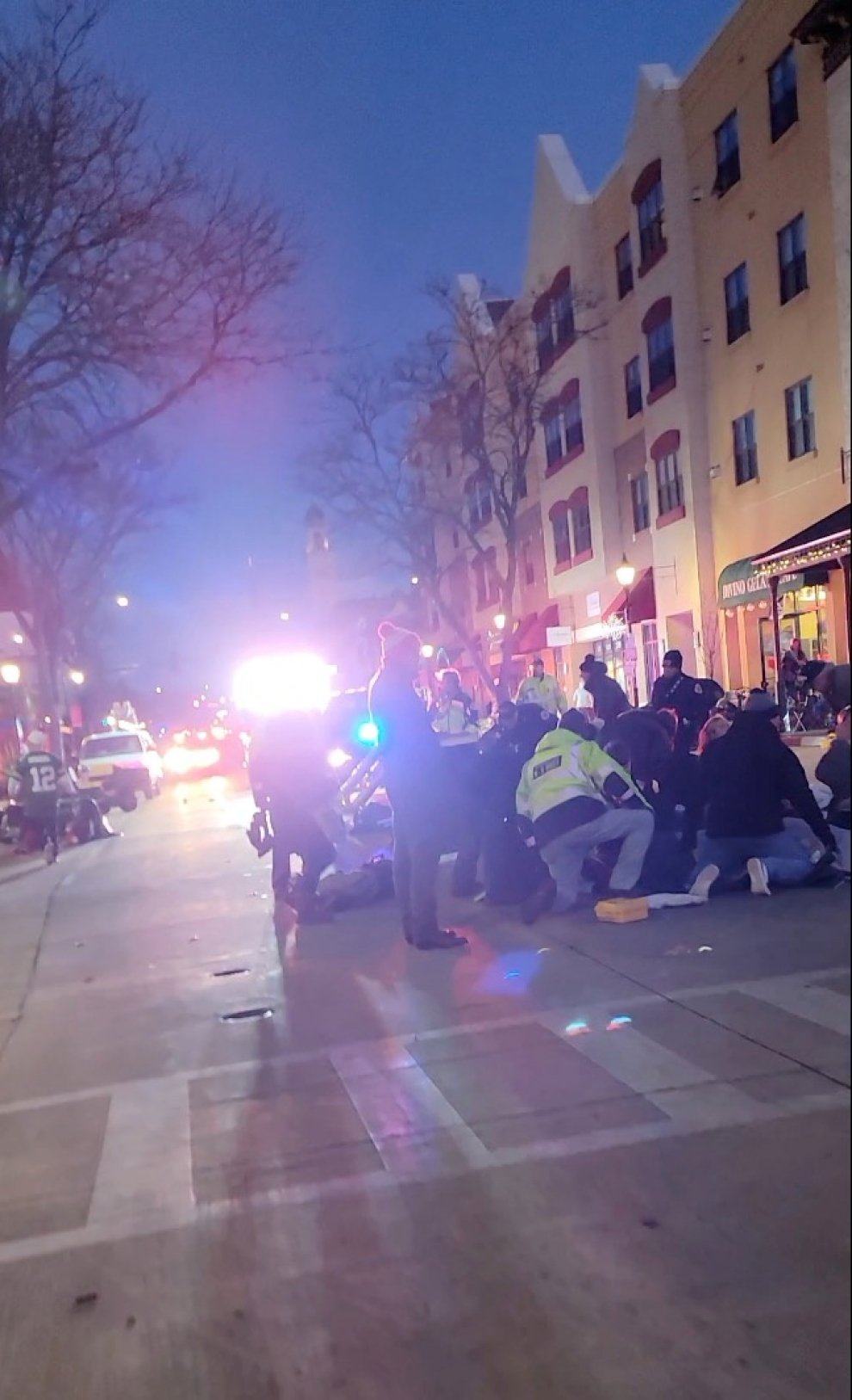 Atropello en un desfile navideño en Wisconsin Imágenes