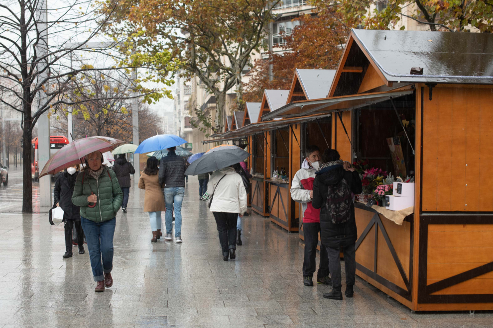 XI Rastrillo Navideño de Atades en la Plaza Aragón de Zaragoza.