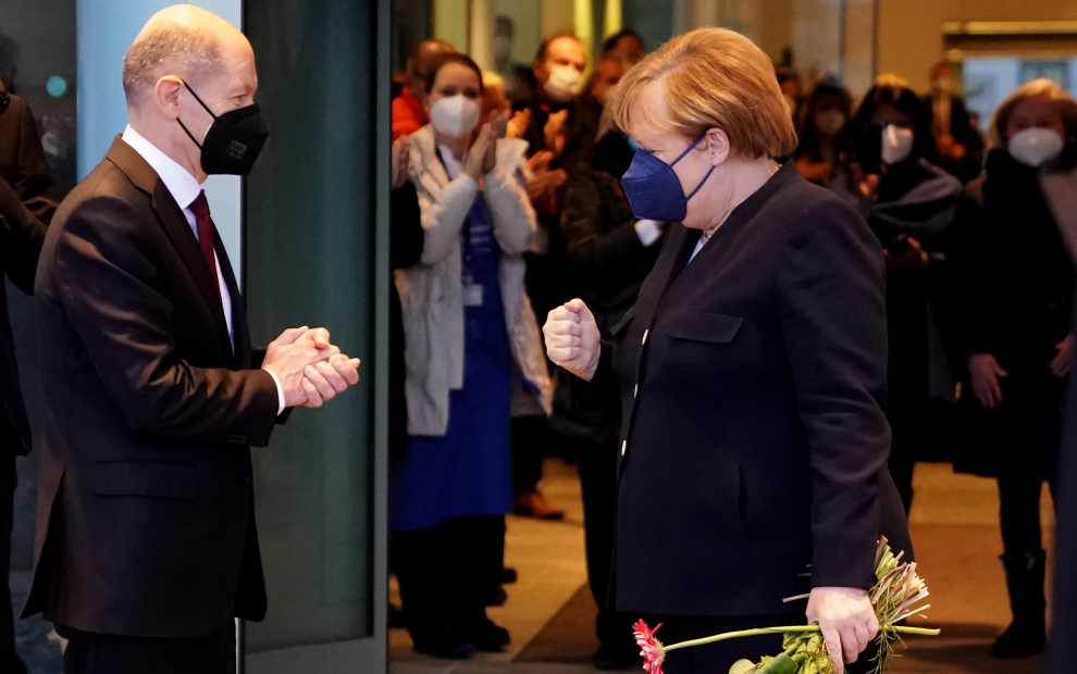 Handing over ceremony of the German Chancellery