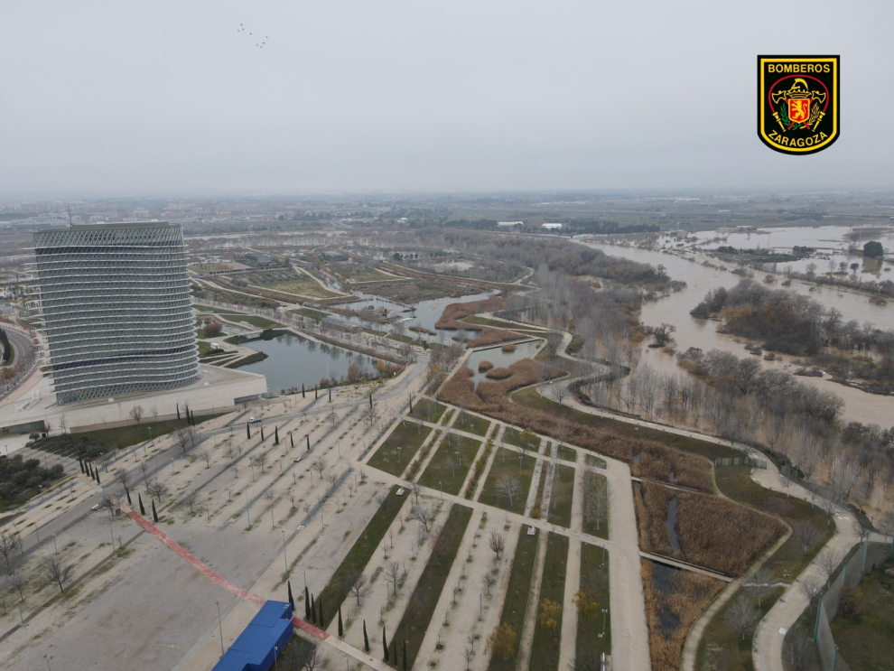 Crecida del Ebro a su paso por Zaragoza.