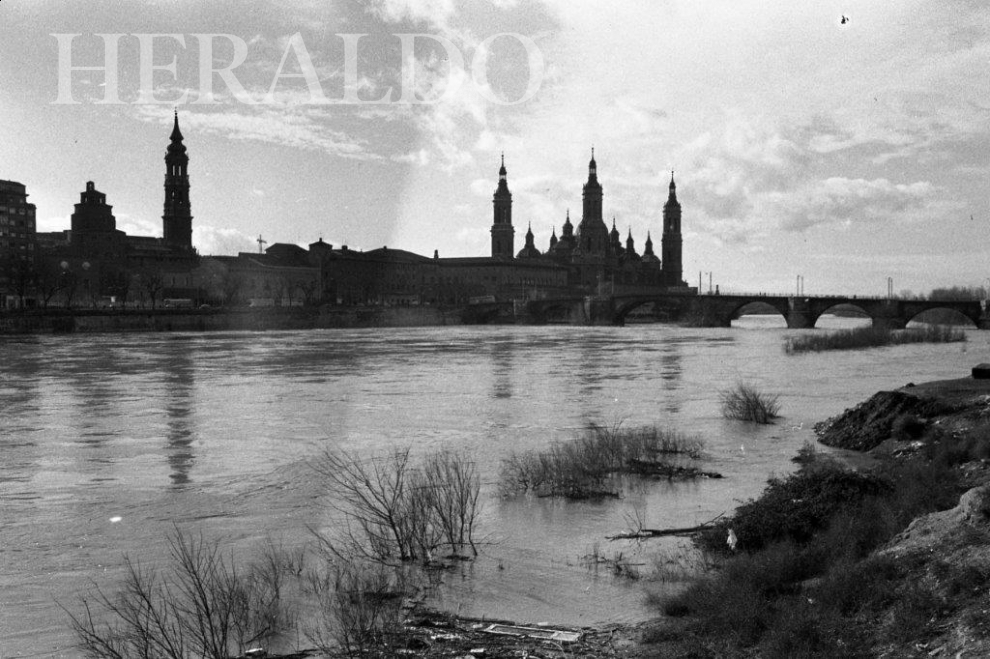Crecida del río Ebro a su paso por Zaragoza en 1978