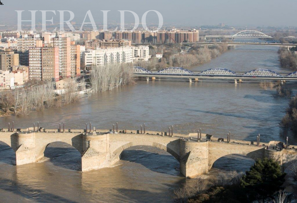Crecida del río Ebro a su paso por Zaragoza en 2015
