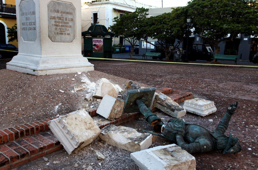 Derriban estatua de Ponce de León el día que llega Felipe VI a Puerto Rico