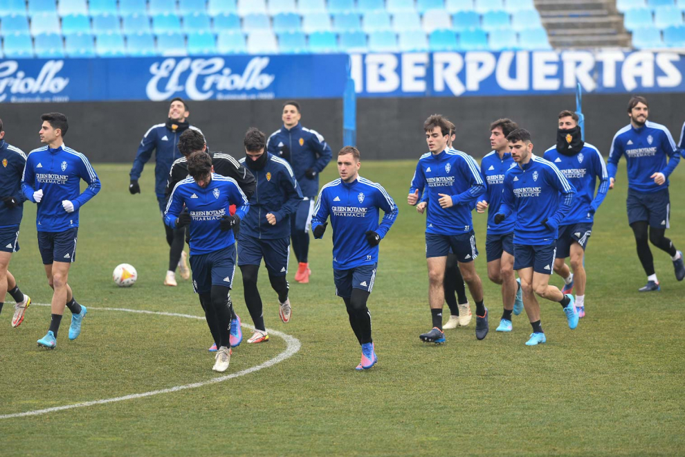 Foto del entrenamiento del Real Zaragoza en La Romareda