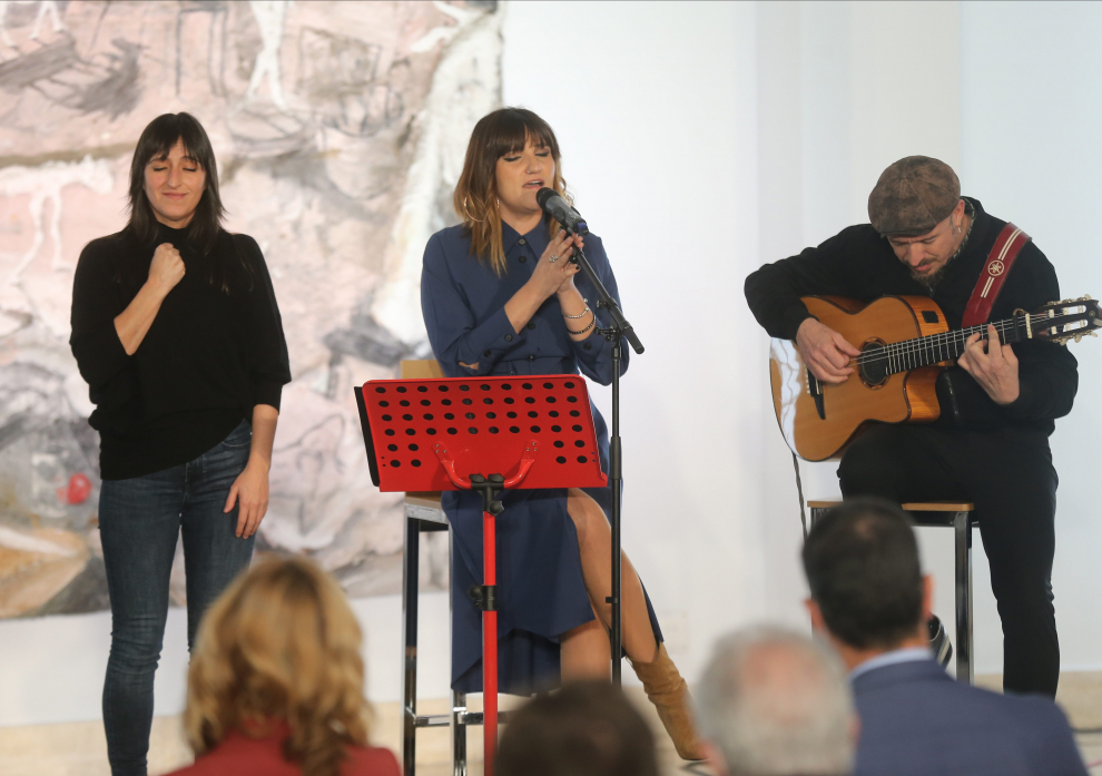 Serrat recibe la Gran Cruz de la Orden Civil de Alfonso X el Sabio