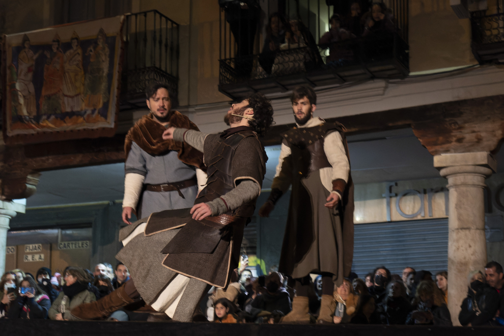 Las Bodas de Isabel de Segura que se esta celebrando en Teruel. escena en la que Isabel niega un beso a Diego. foto Antonio garcia/Bykofoto. 26/03/22[[[FOTOGRAFOS]]]