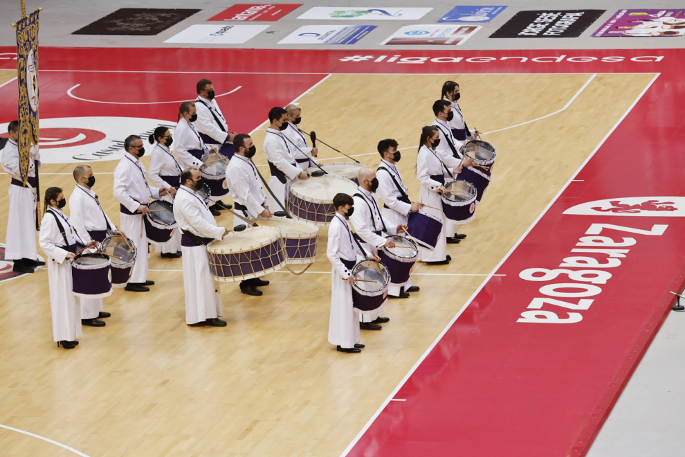 Foto del concurso de tambores de la Semana Santa zaragozana en el pabellón Príncipe Felipe