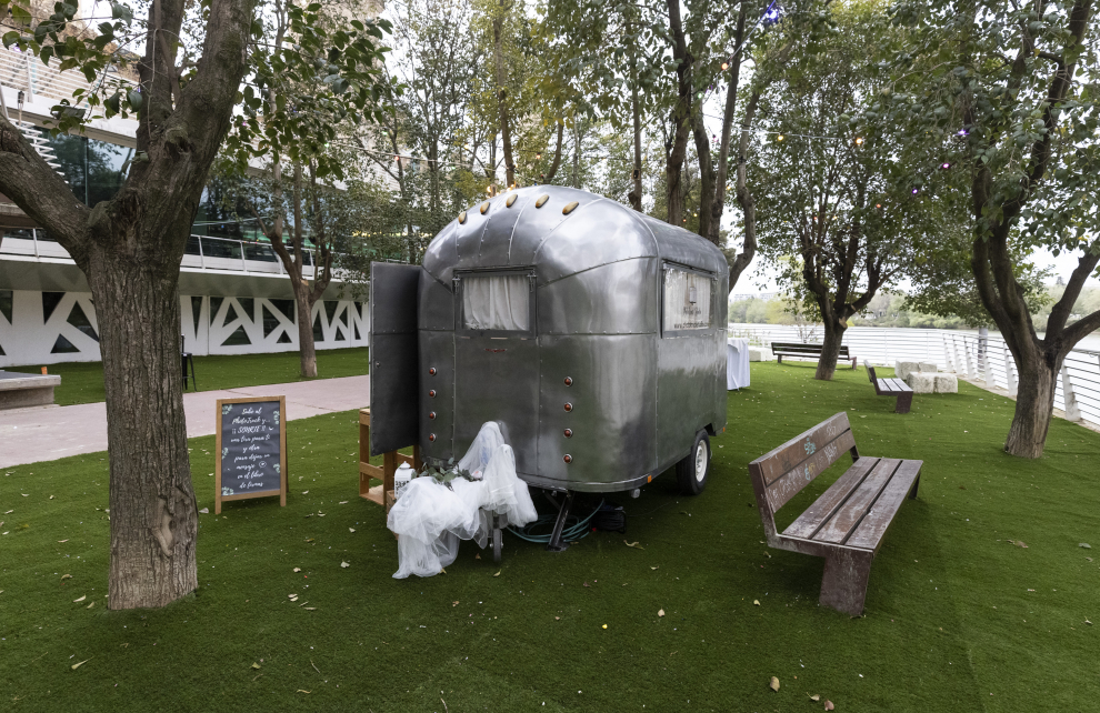 Foto Caravana Caravana americana junto al Ebro