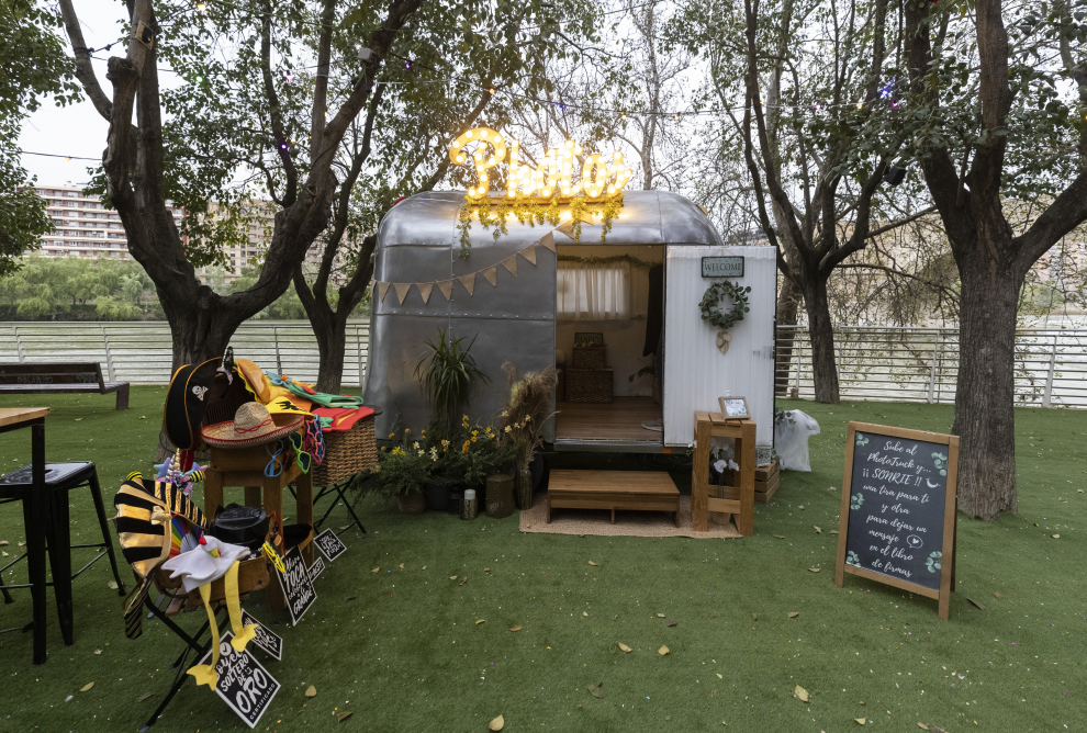 Foto Caravana Caravana americana junto al Ebro