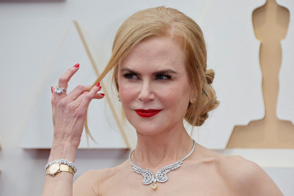 Nicole Kidman luciendo espectaculares joyas.