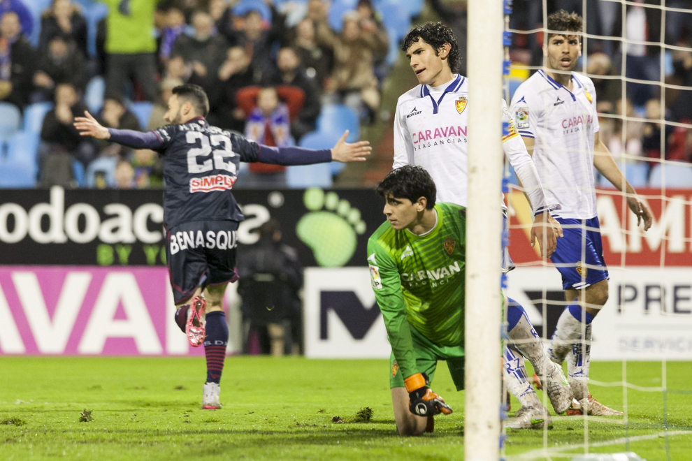 Figueroa celebra su gol en La Romareda en 2016.