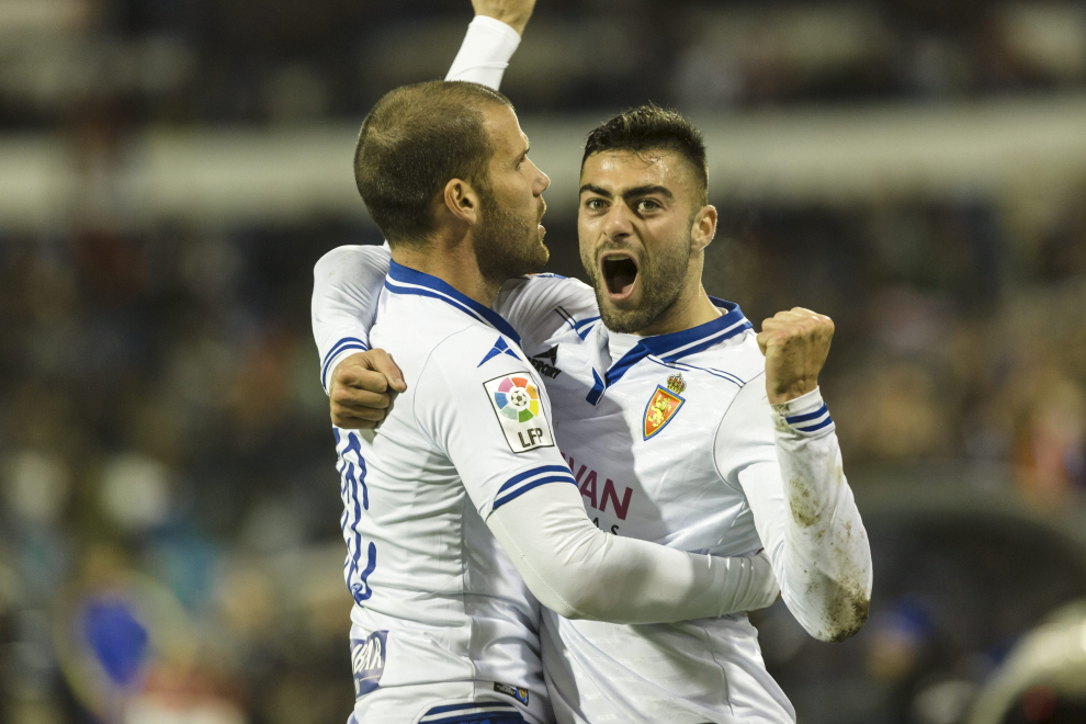 Ortuño y Rico celebran un gol en La Romareda.