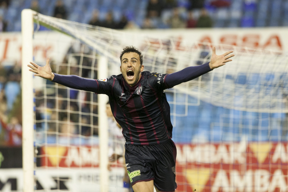 Carlos David celebra su gol en el último minuto en La Romareda.