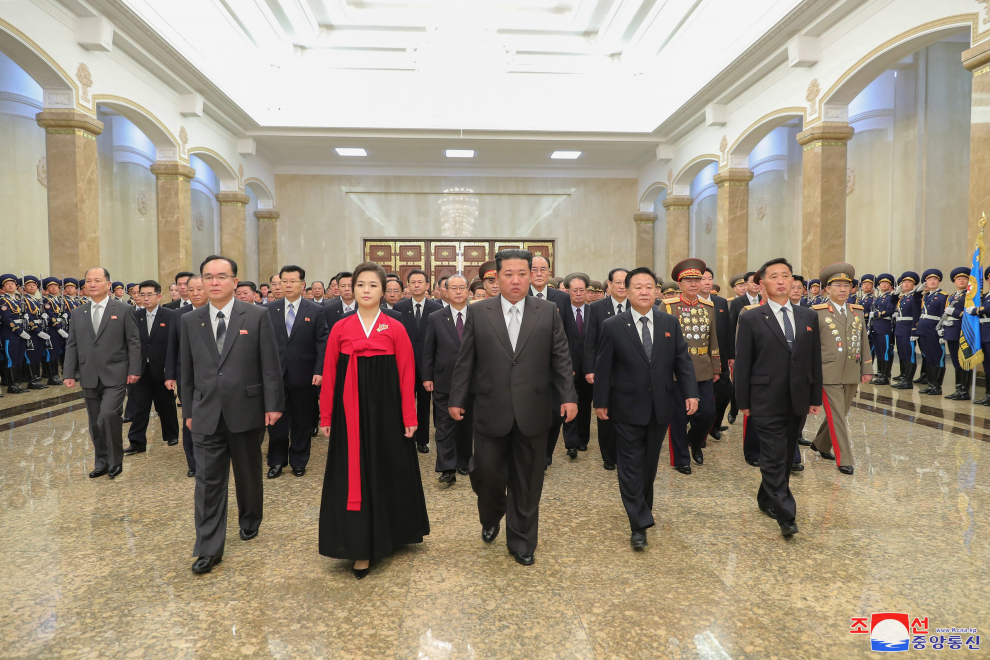 Corea del Norte conmemora el 110 aniversario de su fundador con un multitudinario desfile civil en Pyongyang  NORTH KOREA GOVERNMENT