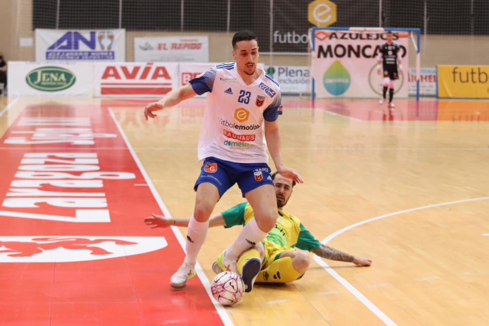 Vital triunfo del Fútbol Emotion Zaragoza contra el Jaén (2-1)
