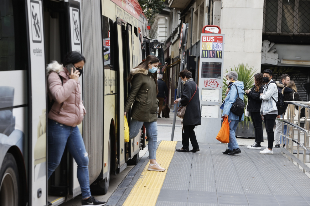 Tercer día del regreso de los paros del bus en Zaragoza.