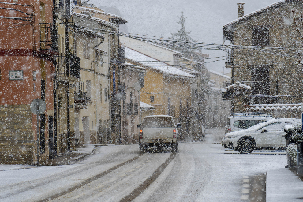 Frio. Temporal. Nieve en Aliaga (Teruel). Foto Antonio Garcia/bykofoto. 20/04/22[[[FOTOGRAFOS]]]