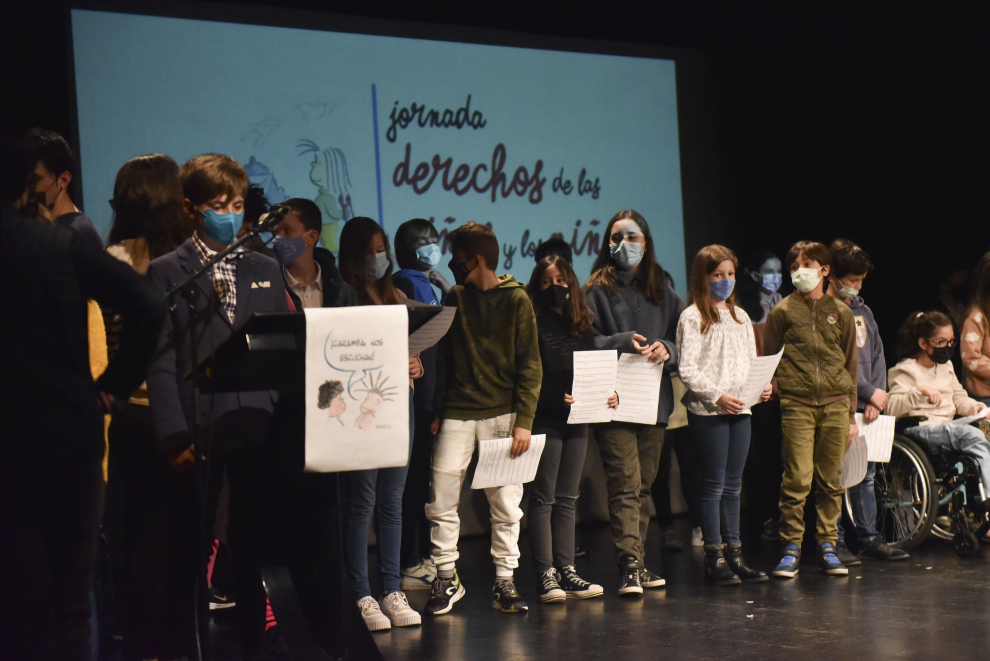 Más de cien inscritos, entre alumnos y profesionales, han participado en estas Jornadas sobre los Derechos de las Niñas y los Niños en Huesca.os de las niñas y los niños