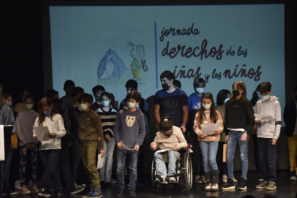 Más de cien inscritos, entre alumnos y profesionales, han participado en estas Jornadas sobre los Derechos de las Niñas y los Niños en Huesca.os de las niñas y los niños