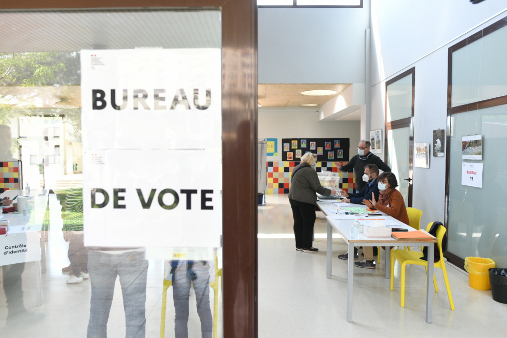 En total, unos 1.500 ciudadanos están inscritos en una votación que ha comenzado a las 8.00 y terminan a las 20.00.