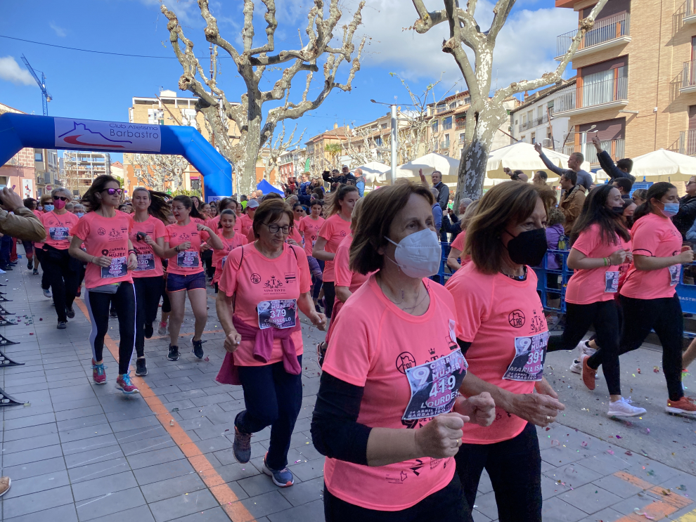 Las tres primeras clasificadas han sido Verónica Escartín, Andrea Barranco y Alegría Barbas. En total, han participado 737 corredoras, desde 6 a 95 años, para aportar su grano de arena a la investigación contra el cáncer.
