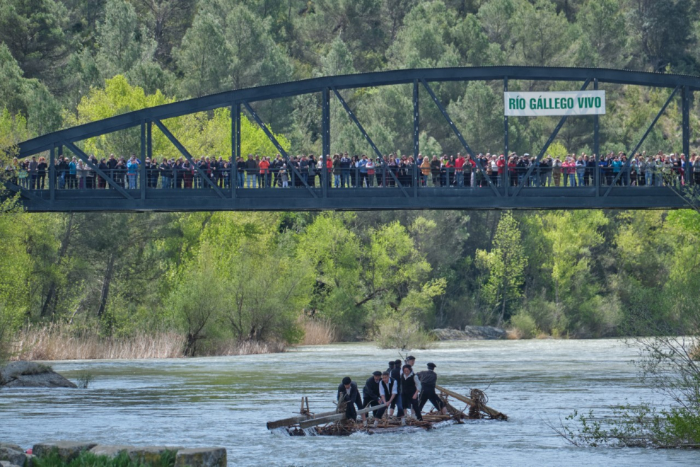Descenso de las navatas por el río Gállego.