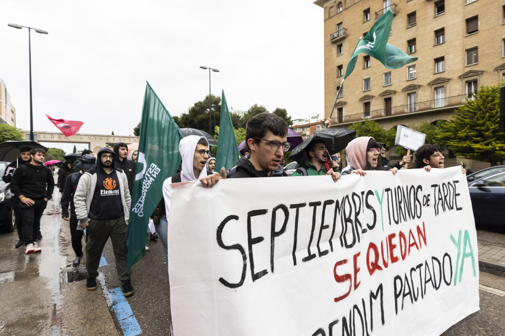 Fotos de la protesta de estudiantes en Zaragoza