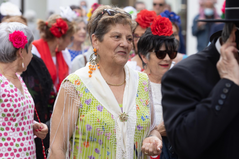La ofrenda de flores de la Feria de Andalucía a la Virgen del Pilar