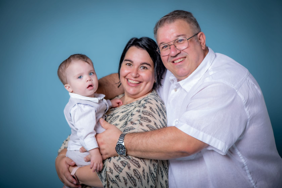 Eva y Esteban con su hijo Dídac.