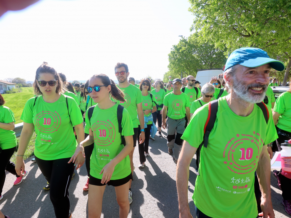 Los "marchosos" recorren los 18 kilómetros de la ruta