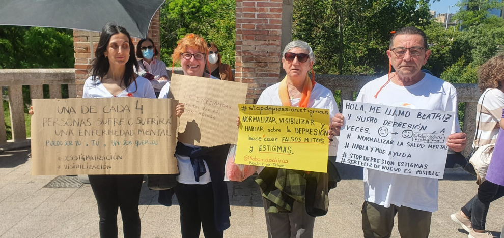 Mayember: mechones naranjas para concienciar sobre salud mental en Zaragoza.