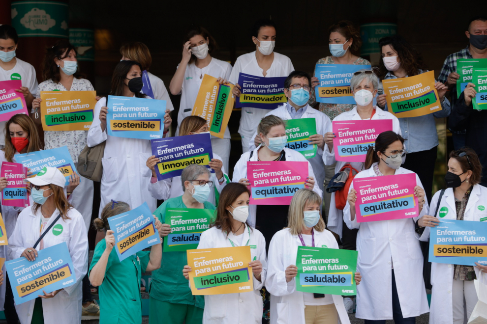 Protesta de enfermeras ante el Hospital Clínico de Zaragoza