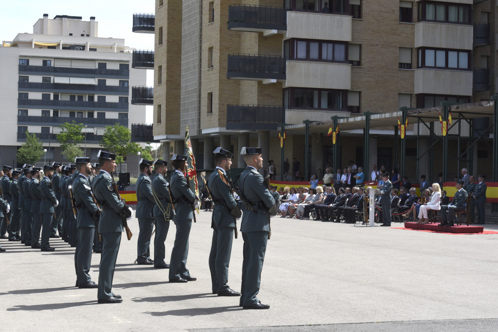 La Comandancia de Huesca se ha vestido de gala para el 178 cumpleaños del cuerpo y la entrega de condecoraciones y placas honoríficas.